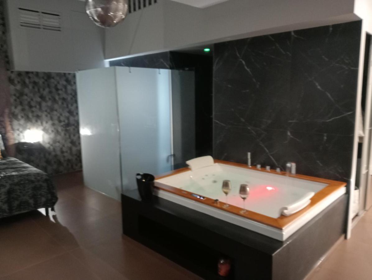 Suite Luxurya Bari Exteriér fotografie
